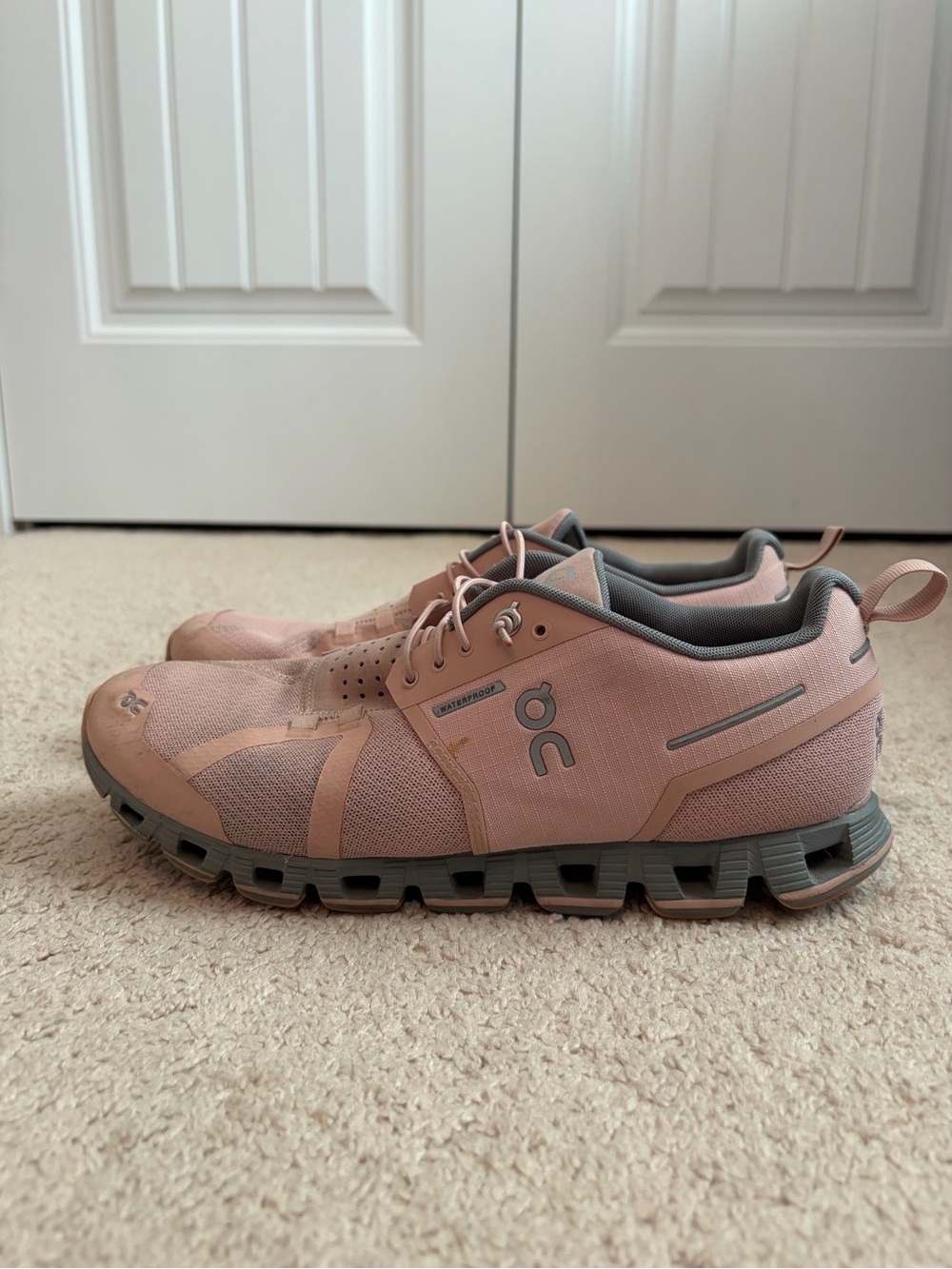 On Cloud Cloud 5 Waterproof Women's Running Shoes Size 10 Pink Rose Athletic